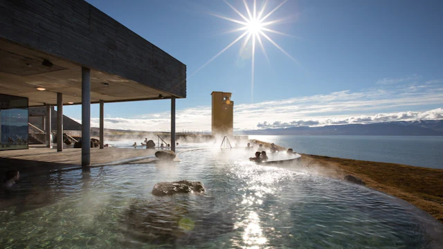 Spas and thermal baths in Reykjavík